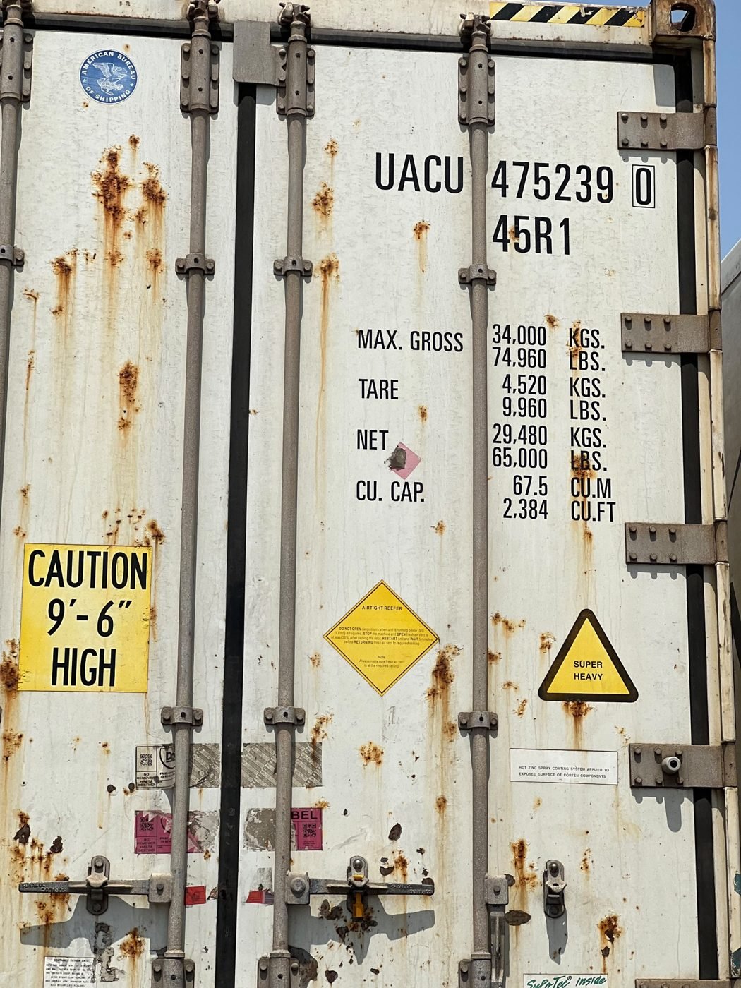 Reefer container used in fresh produce logistics